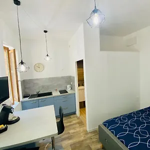 https://studio-neuf-bien-plac-jardin-et-parking-gratuit.midi-pyreneeshotels.com